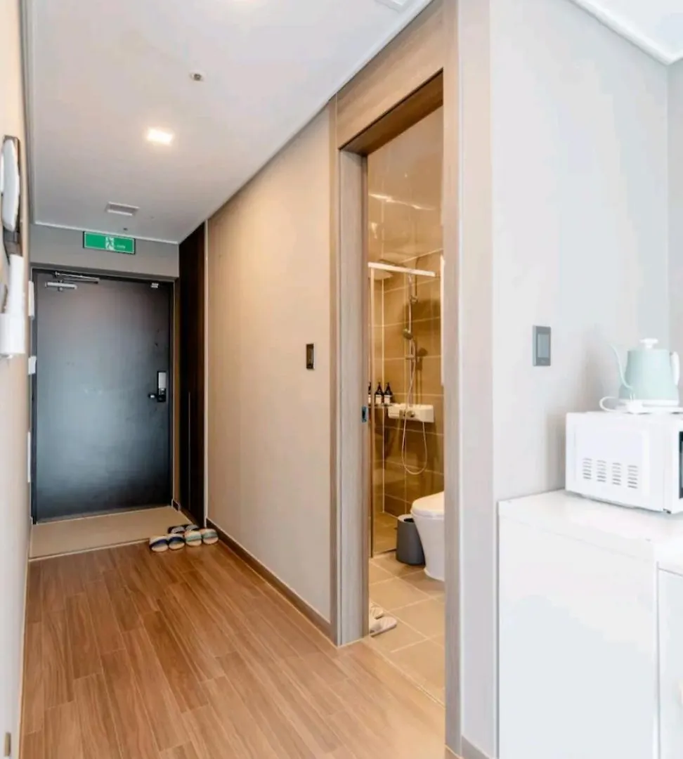 Elbon The Stay With A1 Busan