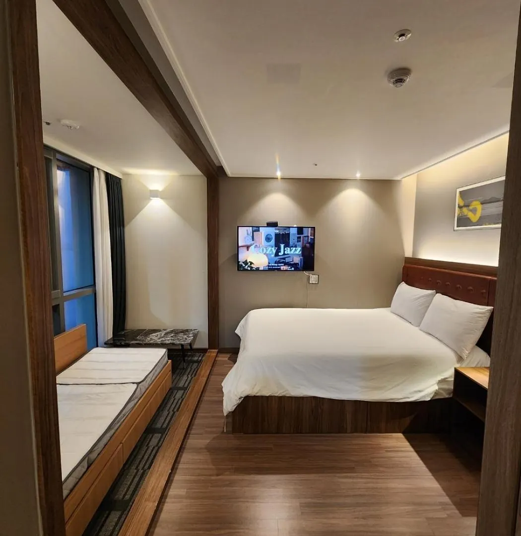 Elbon The Stay With A1 Busan