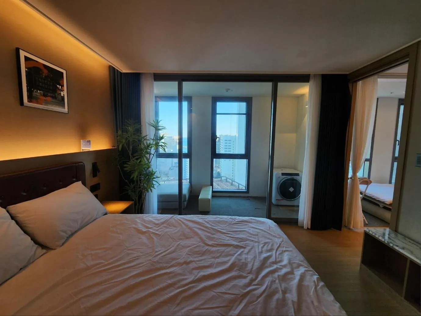 Elbon The Stay With A1 Busan South Korea